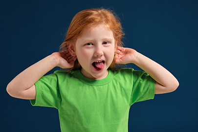 A dor de ouvido pode ser bem incômoda e mais comum em crianças. Veja causas, sintomas e tratamentos!